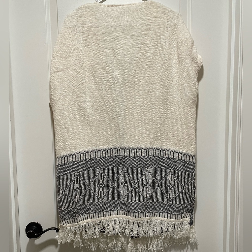 Boho Chic & Comfy Loft Lounge M/L Cream Gray Aztec Fringe Short Sleeve Cardigan - Picture 5 of 10